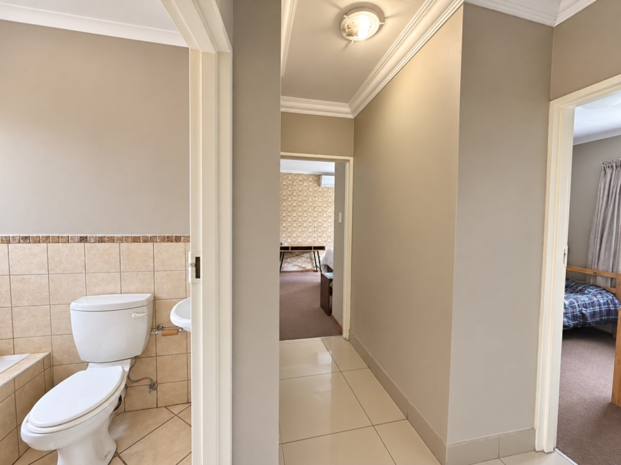 To Let 3 Bedroom Property for Rent in Hillside Free State
